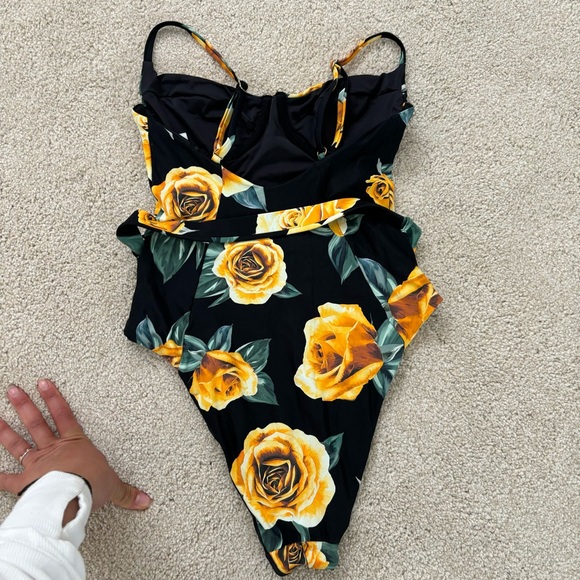 WeWoreWhat x Onia Danielle One Piece - Picture 3 of 3